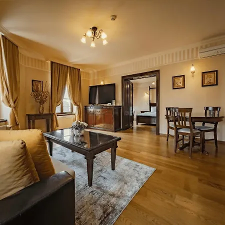 Joy Luxury With Stunning Views